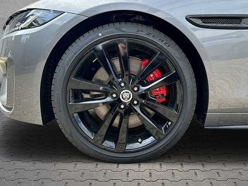 Jaguar XE P250 R-Dynamic HSE Winterpaket Eiger Grey